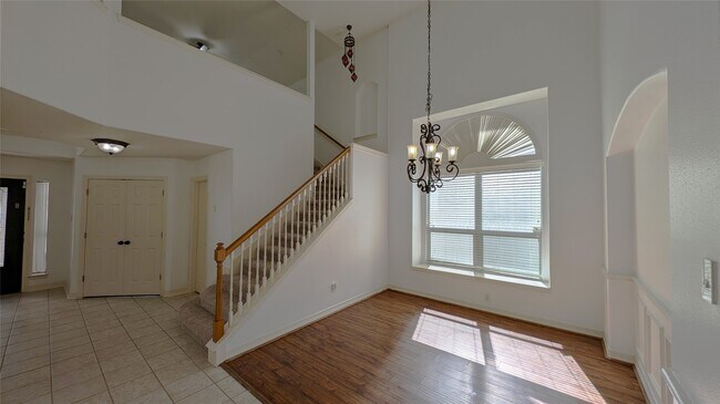 Building Photo - 16522 Pinon Vista Dr