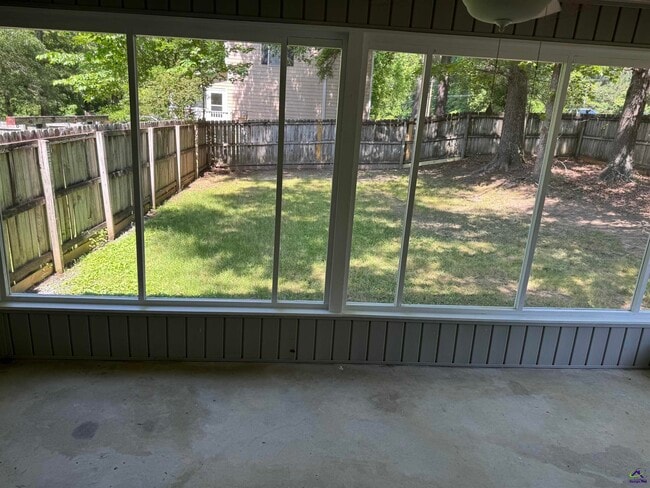 Building Photo - 167 Windermere Cir