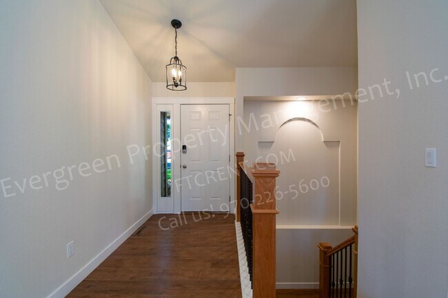 Building Photo - Beautiful 4-Bedroom Home in Southeast Fort Collins!