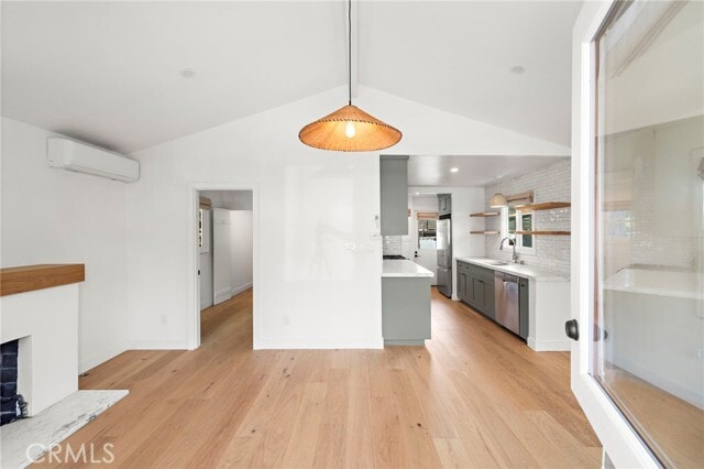 Building Photo - 389 Park Ave