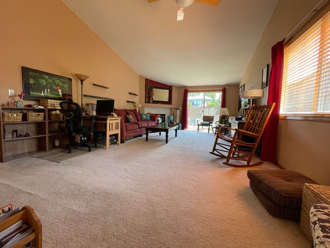 Building Photo - 3-Bedroom Home in Beaverton!