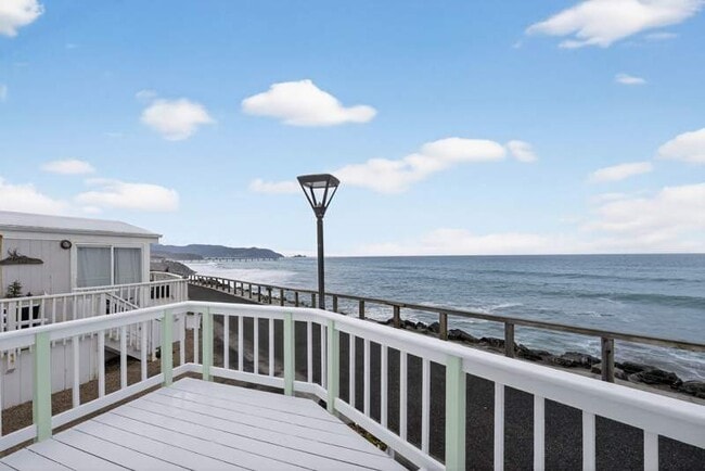 Building Photo - 436 4th Ave