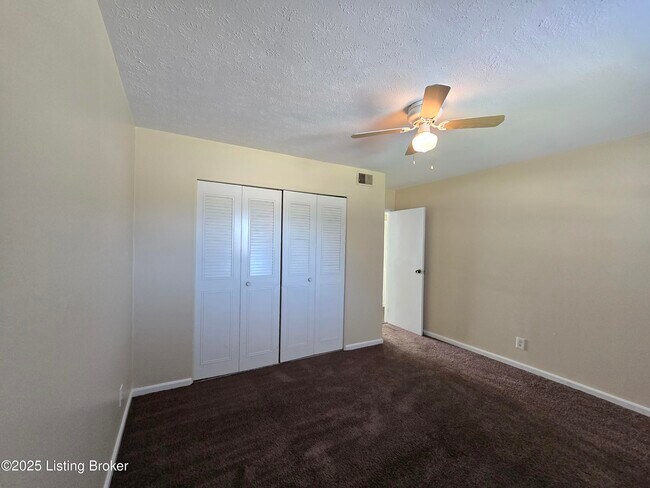 Building Photo - 3217 Springfield Dr