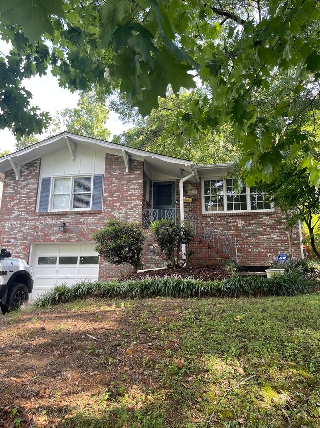 Building Photo - 3278 Highland Dr