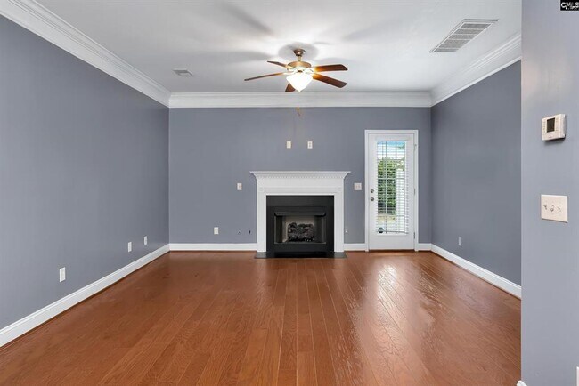 Building Photo - Move-In Ready Townhouse in Hampton Forest!