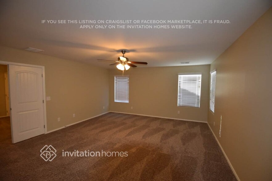 Building Photo - 1344 E Palomino Way