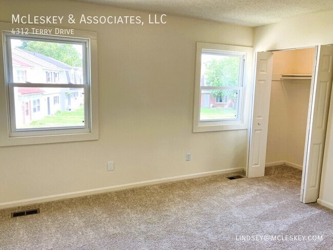 Building Photo - 4312 Terry Dr