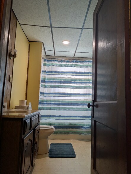 Building Photo - 512 E Philadelphia Ave