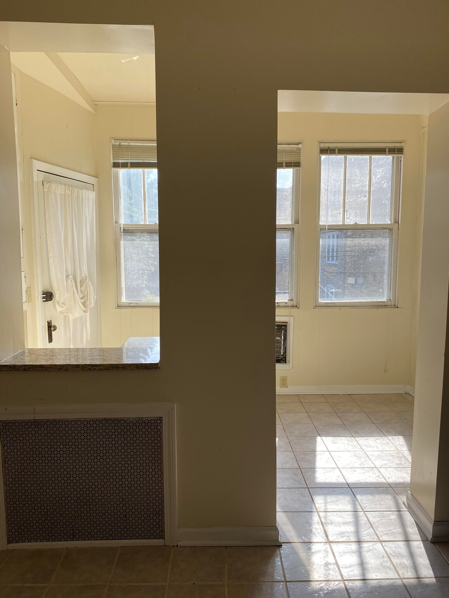 Building Photo - 6307 n Wayne ave