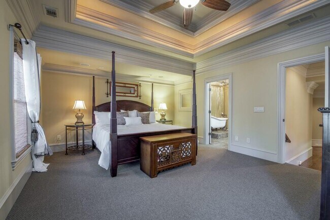 Building Photo - 2170 Heathermoor Hill Dr NE