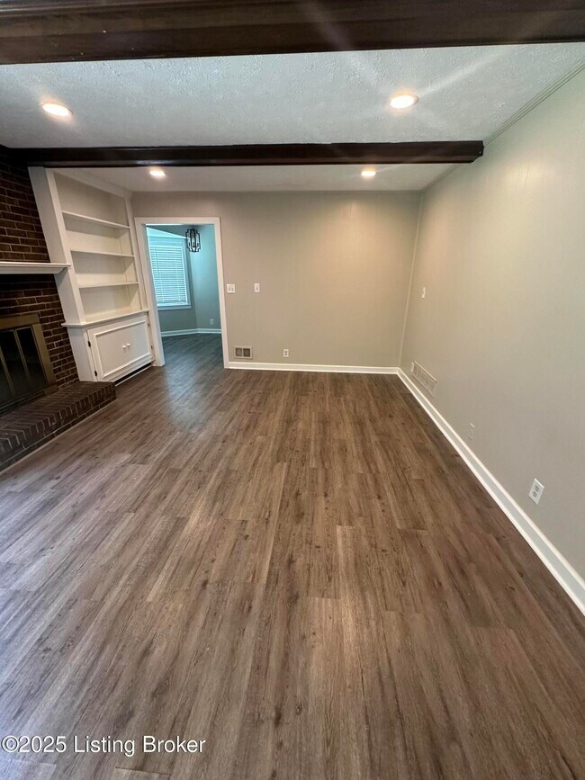 Building Photo - 1303 Bentwood Way