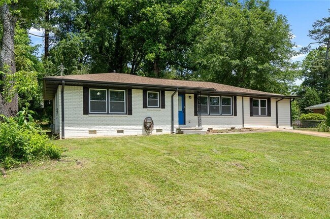 Building Photo - 1824 Atherton Dr