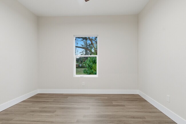 Building Photo - 2205 E 148th Ave