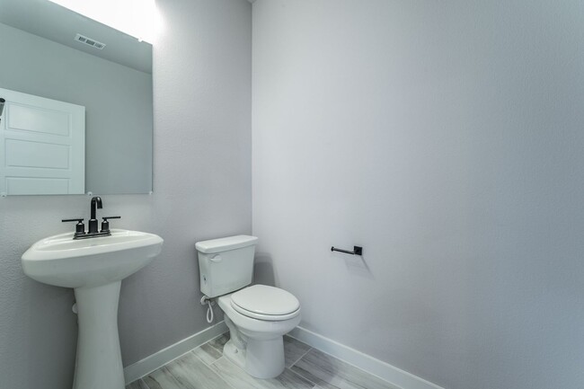 Building Photo - Imagine living in beautiful master planned...