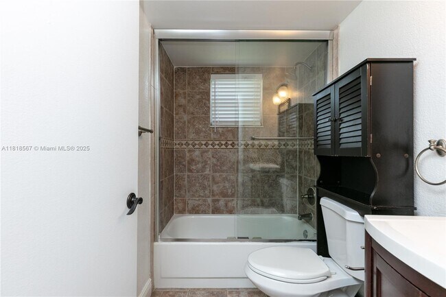 Building Photo - 717 Gardens Dr