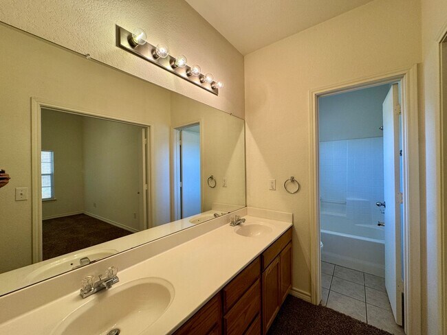 Building Photo - Duplex