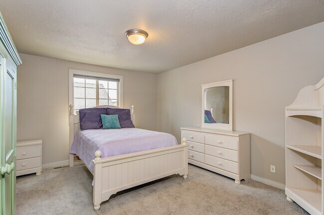 Building Photo - Beautiful Home In Hidden Springs