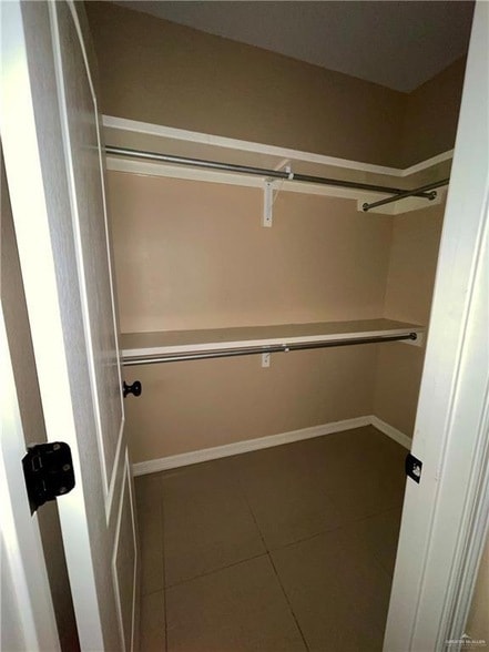 Building Photo - 2605 E Franklin Ave