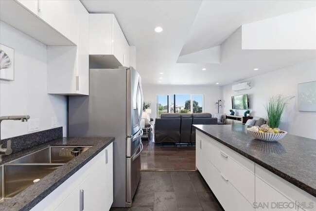 Building Photo - 5447 Soledad Rd