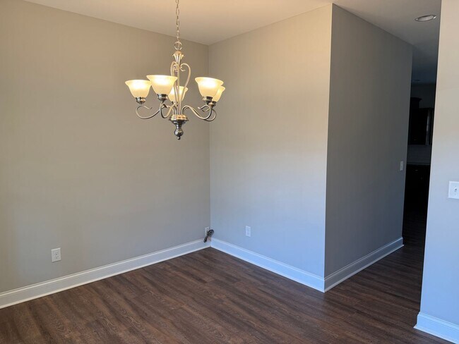 Building Photo - Charming 4 Bedroom Home in East Point of Opelika