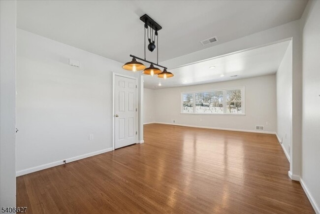 Building Photo - 64 Lorraine Terrace