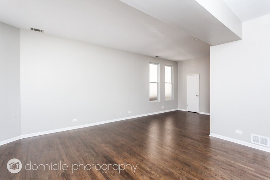 Building Photo - 1057 W Cornelia Ave