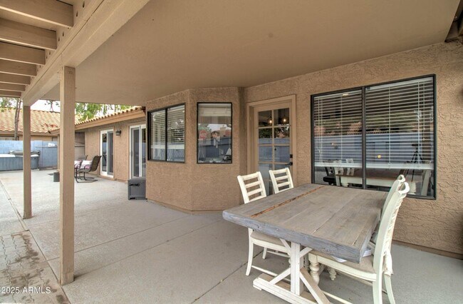 Building Photo - 372 W Larona Ln