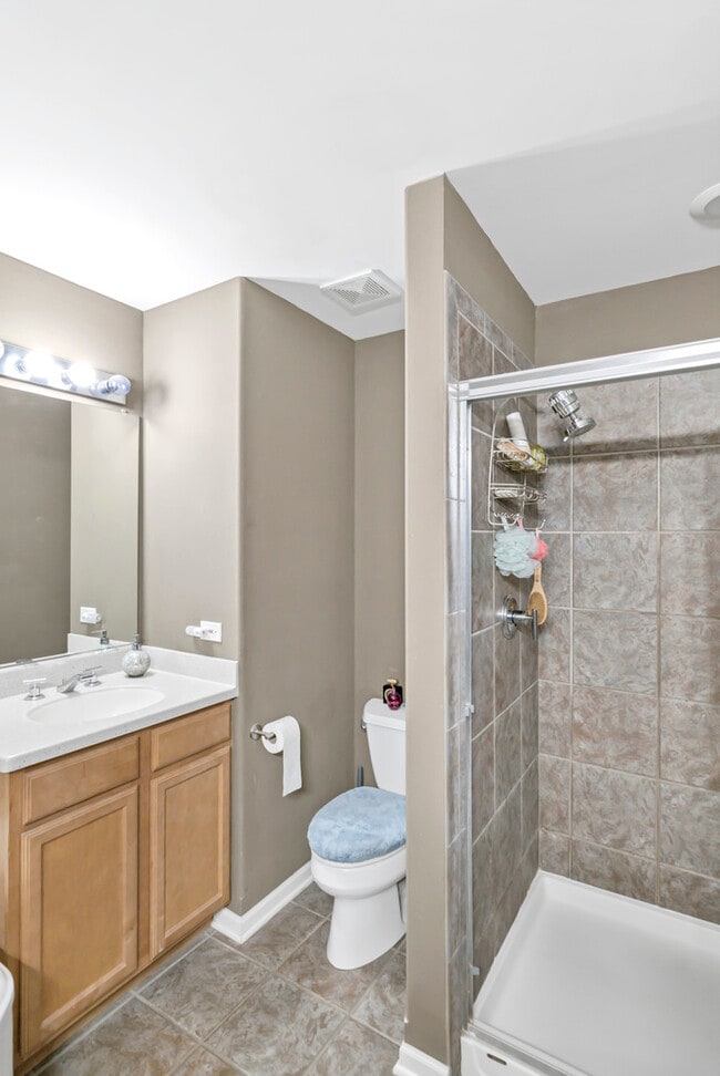 Building Photo - 1263 Tamarack Dr