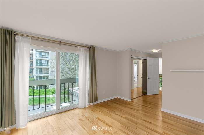 Master Bedroom - 202 W Olympic Pl
