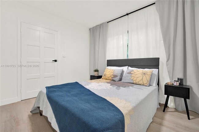 Building Photo - 51 NE 56th Ct