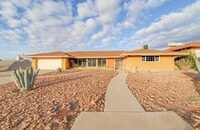 Building Photo - Breathtaking Mountain Views!