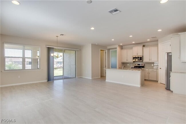 Building Photo - 15230 Torino Ln