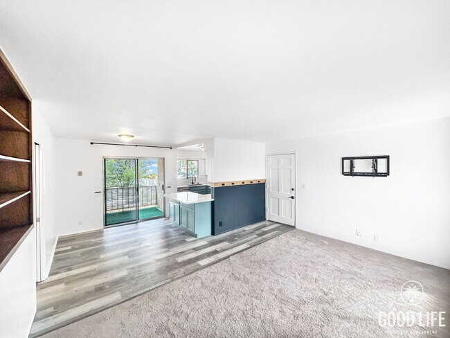Building Photo - Beautiful 2BD/2BA Condo in La Mesa!