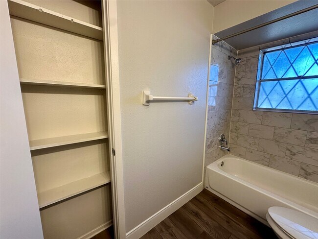 Building Photo - 9834 Denning Dr