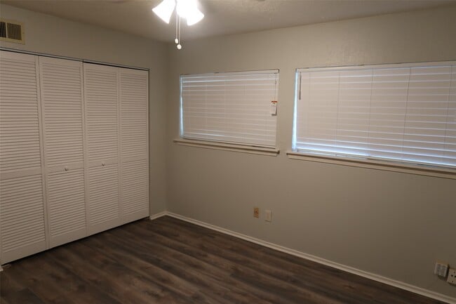 Building Photo - 15326 McConn St