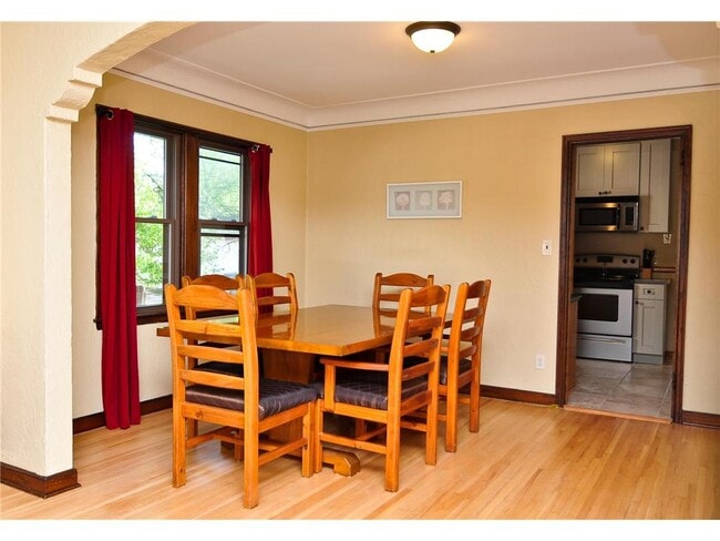 Building Photo - 1015 26th Ave SE