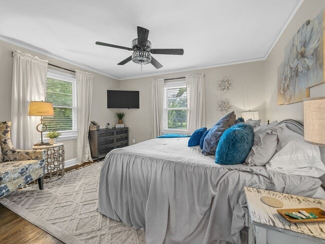 Building Photo - Immaculately Maintained, unfurnished 2 BR, 1 BA  Greer NO APPLICATION FEE if APPROVED