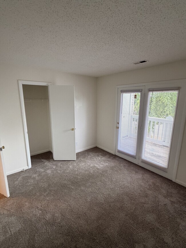 Building Photo - 11 Hamiltons Bay Ct