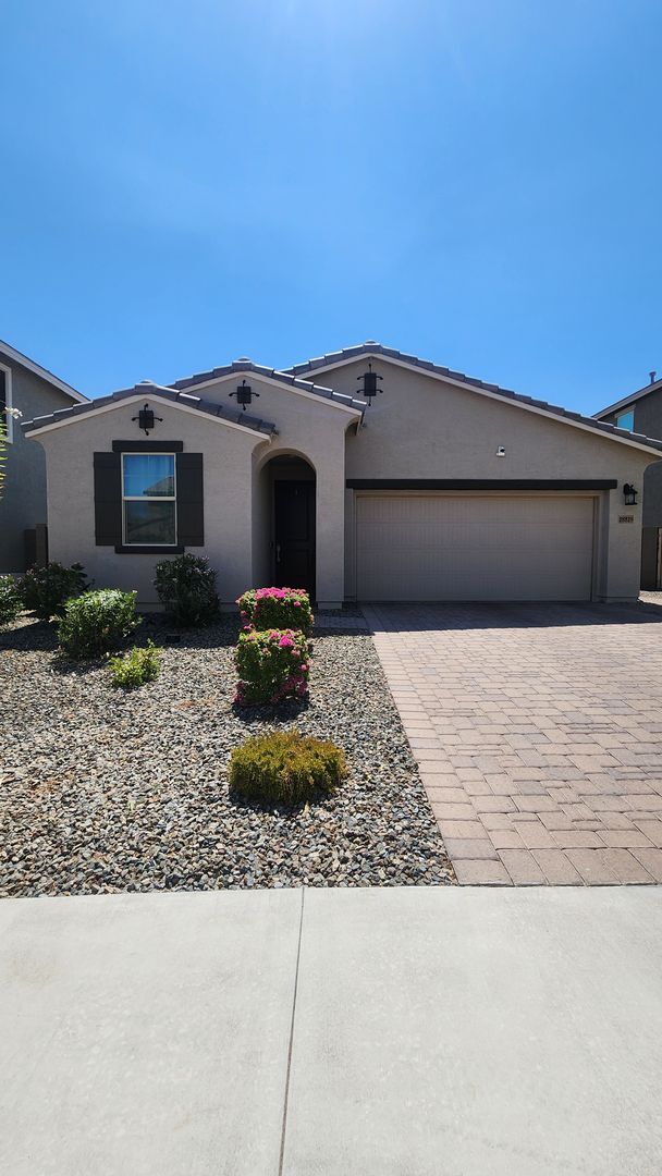 Primary Photo - Beautiful 4 bed, 2 bath Litchfield Park ho...