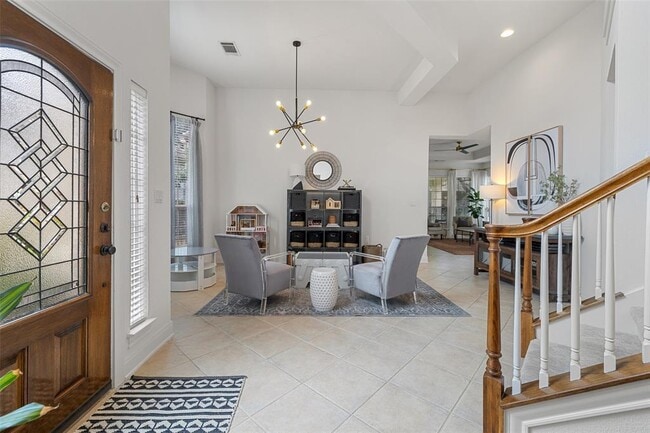 Building Photo - 209 The Hills Dr