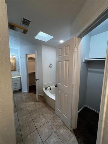 Building Photo - 6300 Brookcrest Dr