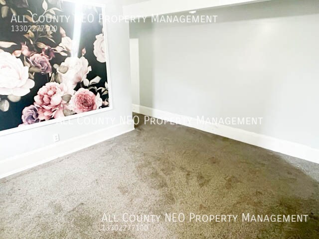 Building Photo - 1852 W 45th St