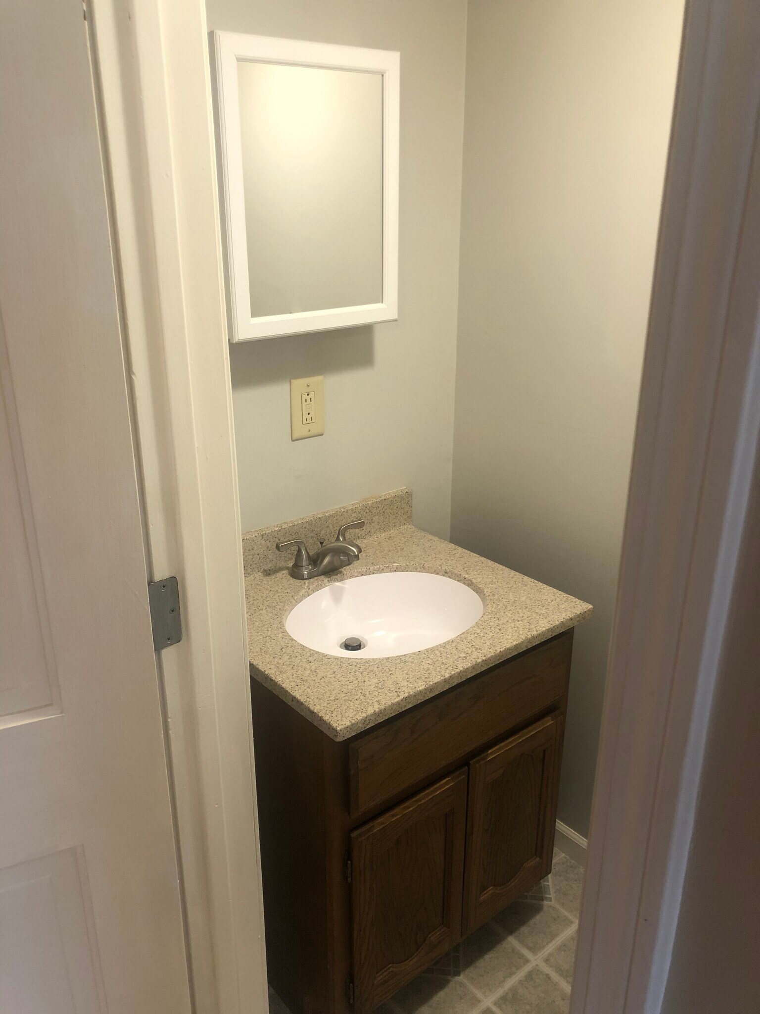 Building Photo - 642 Arbor St