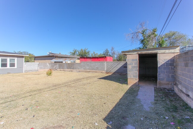 Building Photo - 1506 Kentucky Way