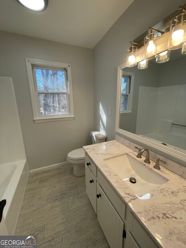 Building Photo - 130 Springdale Ct