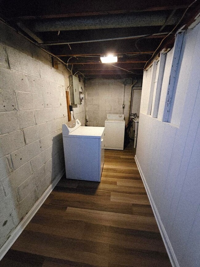 Building Photo - Newly Renovated 2-Bedroom, 1-Bathroom Home in Beechfield