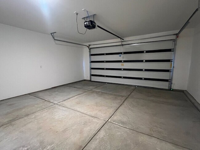 Building Photo - BRAND NEW South Desert Townhome with EVSE Outlet