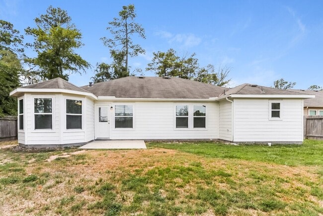 Building Photo - 17189 Glen Oaks Dr