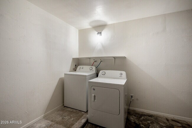 Building Photo - 5618 S Captain Kidd Ct