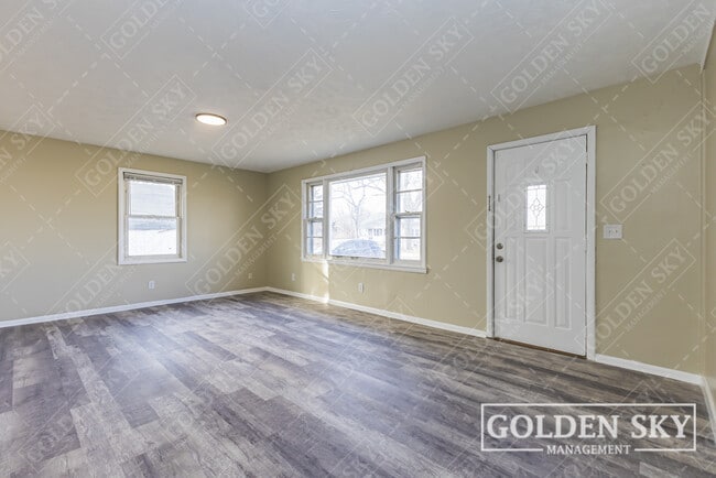 Building Photo - 2125 E Harvard Ave